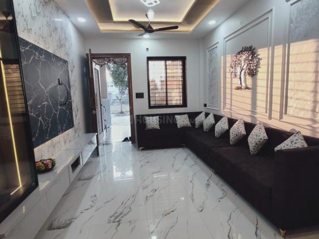 House for sale in Madya