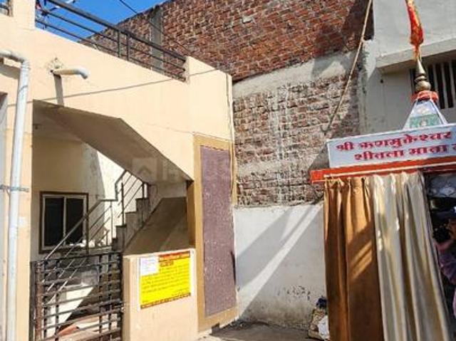 House for sale in Madya