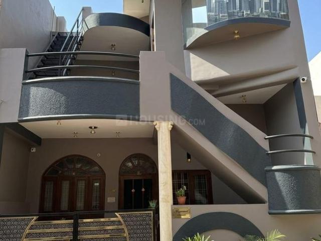 House for sale in Madya
