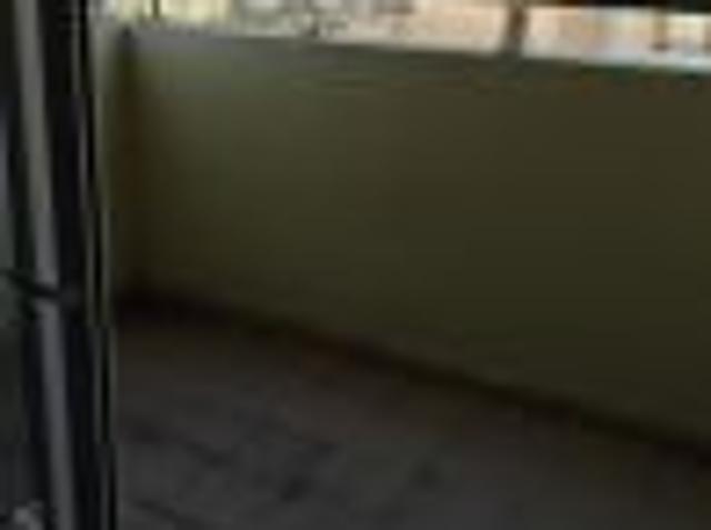 Property for rent in Deri