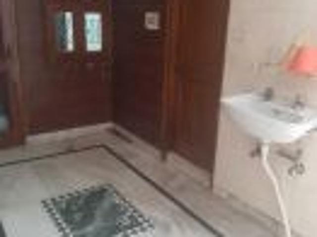 Property for rent in Deri