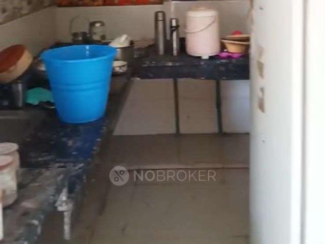 Property for rent in Deri