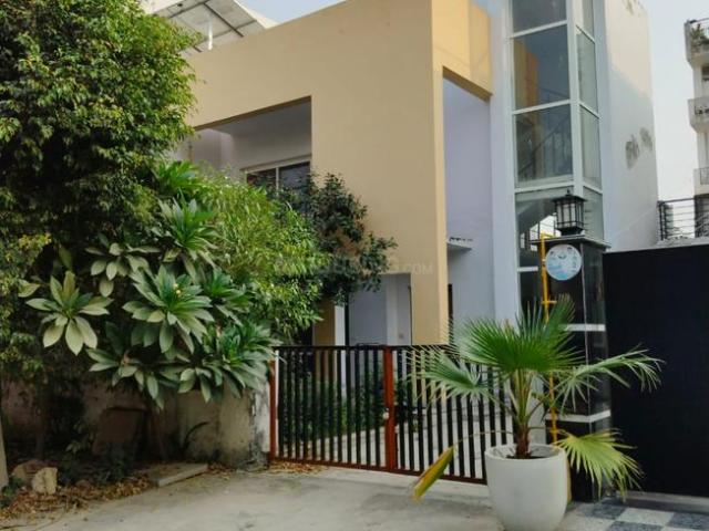 Villa for sale in Hariana