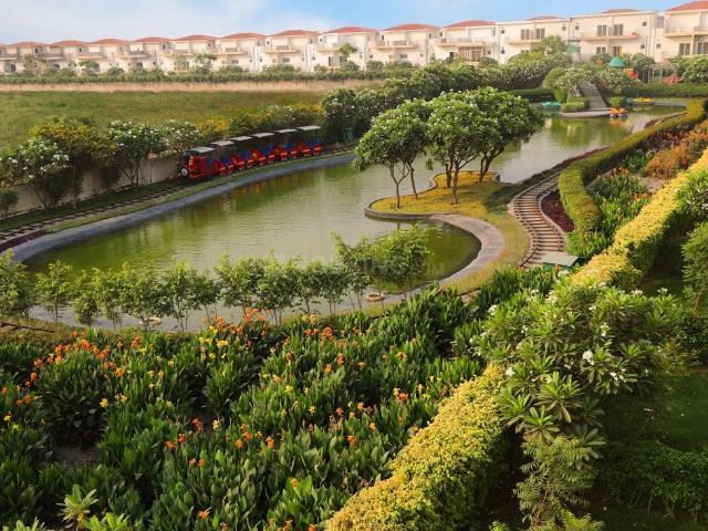 Villa for sale in Paramount Golfforeste, Greater Noida