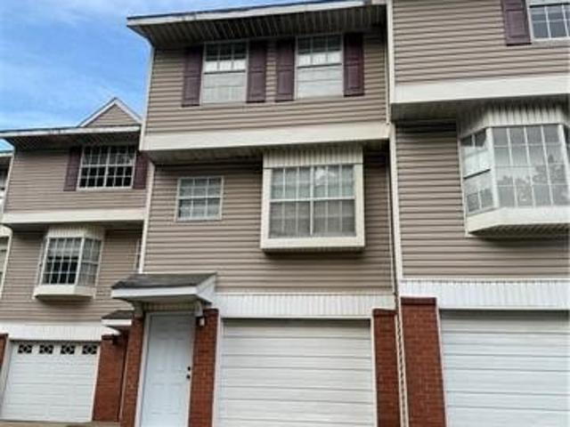 Townhouse for sale in Pineville, Louisiana