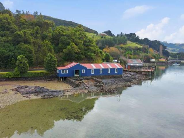 House for sale in Otakou
