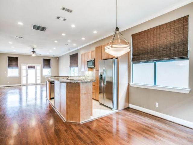 Townhouse for rent in Dallas