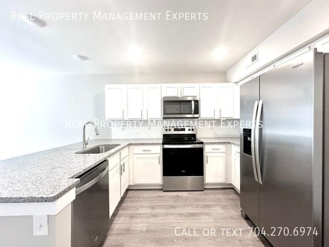 Apartment for rent in Oaktree Townhomes, Charlotte