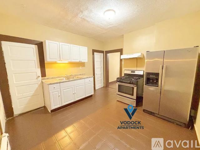 Apartment for rent in Allen Place–Lincoln Street Historic District, Hartford