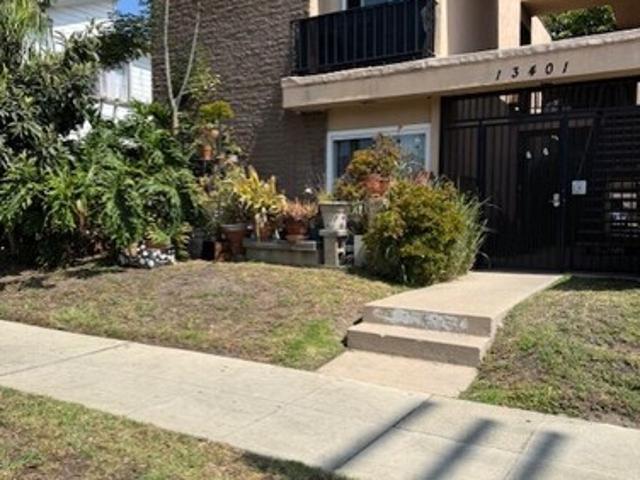 Apartment for rent in Canoga Park, California