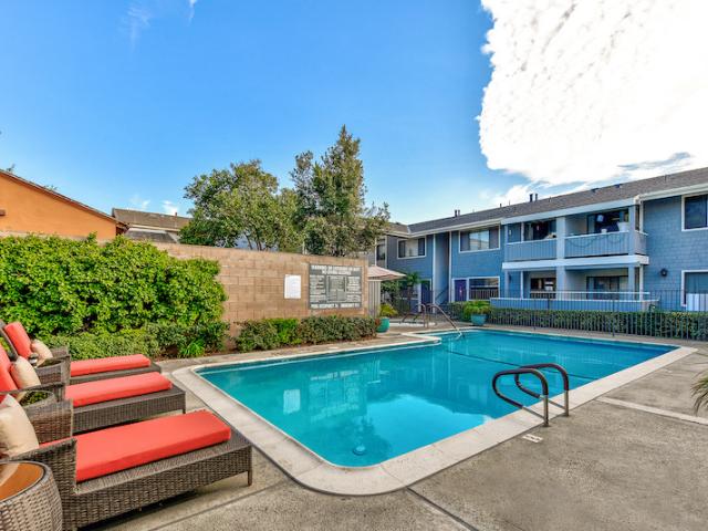 Apartment for rent in Costa Mesa, California