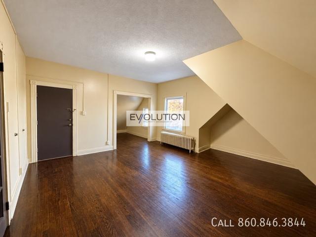 Apartment for rent in Jefferson–Seymour Historic District, Hartford