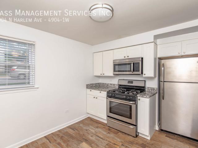 Apartment for rent in Harwood Heights, Illinois