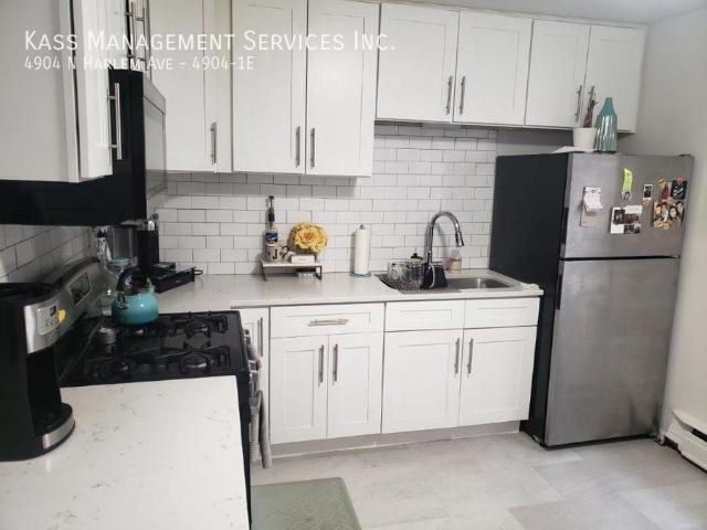 Apartment for rent in Harwood Heights, Illinois