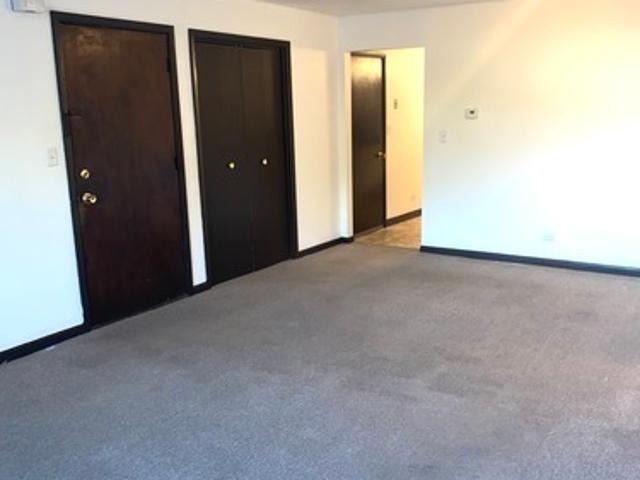 Apartment for rent in Fox Lake, Illinois