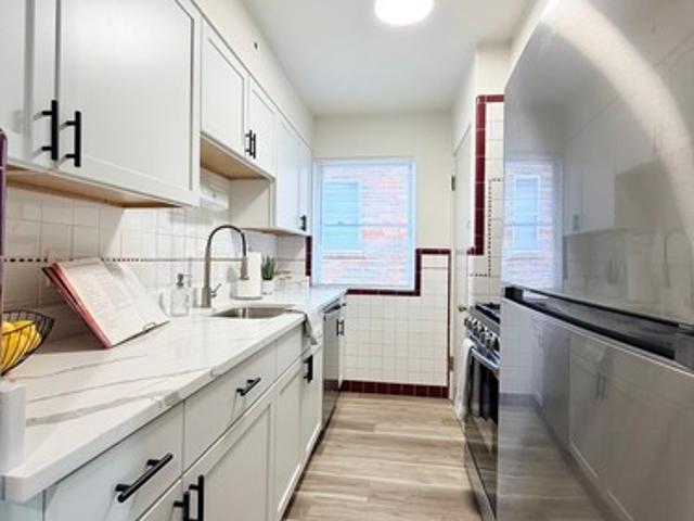Apartment for rent in Saint Louis Hills, Saint Louis