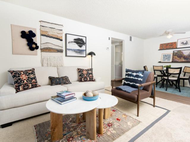 Apartment for rent in Azusa, California