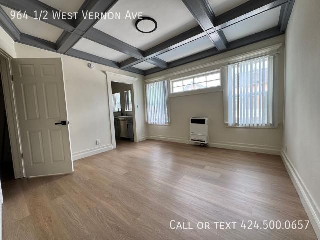 Apartment for rent in Canoga Park, California