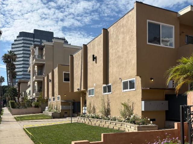 Condo for rent in Canoga Park, California