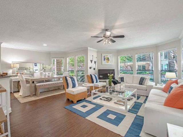 Condo for rent in Addison