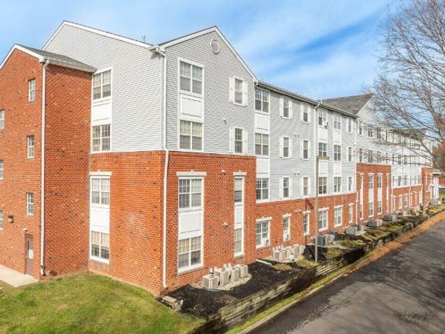 Condo for rent in Barrington, New Jersey