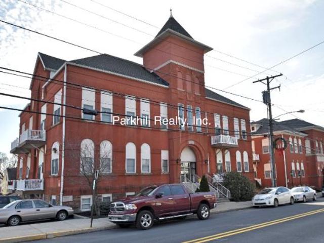 Condo for rent in Pen Argyl, Pennsylvania