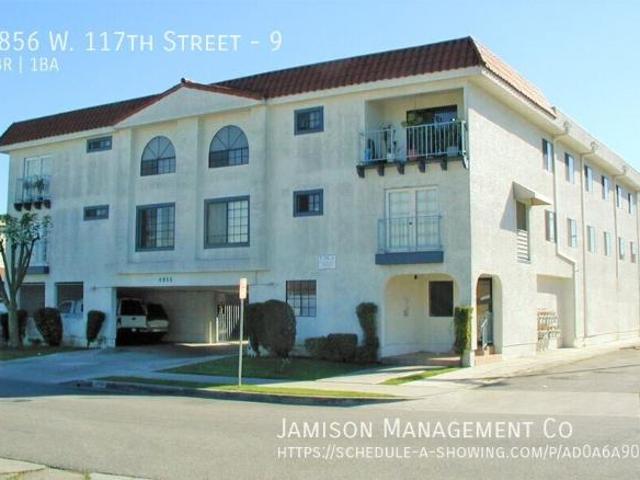 Condo for rent in Hawthorne