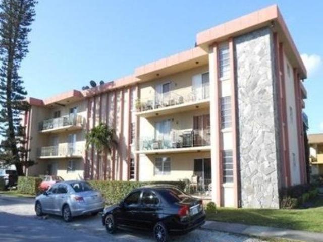 Condo for rent in Coral Gables