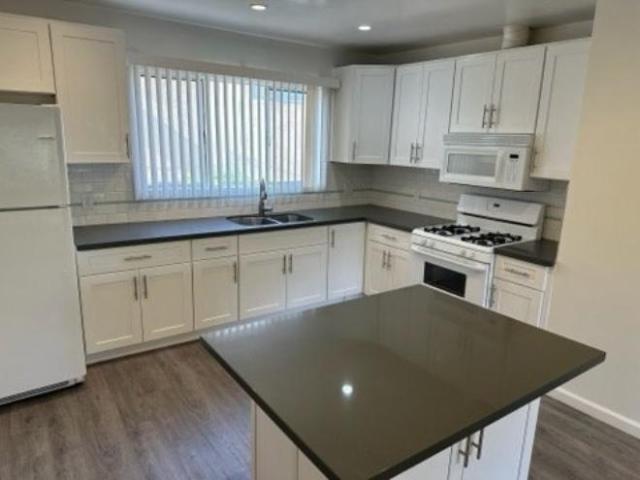 Condo for rent in Canoga Park, California