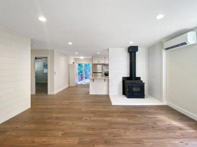 Condo for rent in Dunsmuir, California