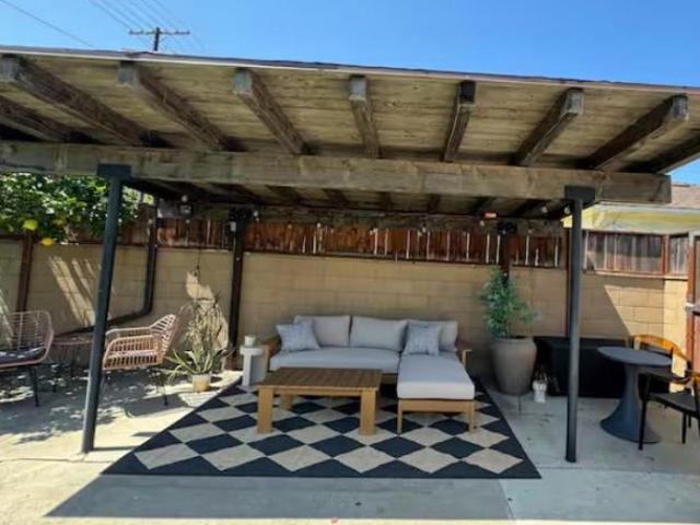 Condo for rent in Canoga Park, California