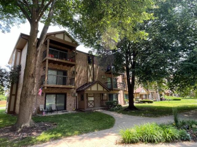 Condo for rent in Arlington Heights