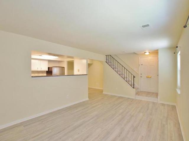 Condo for rent in Virginia