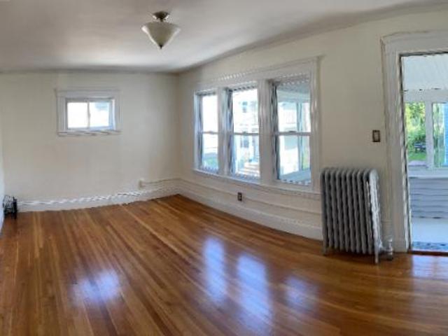 House for rent in Somerville