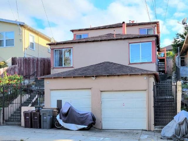 Townhouse for rent in Oakland, California