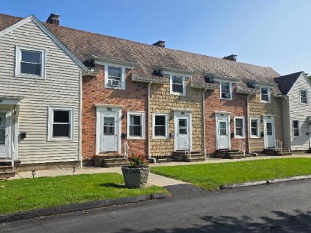 Townhouse for rent in Lorain