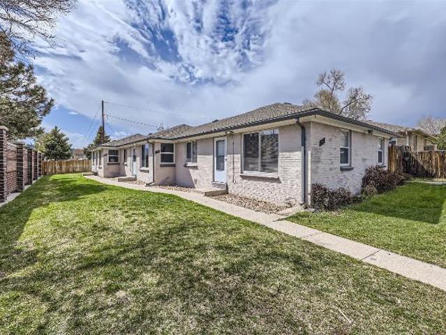 Townhouse for rent in Lakewood
