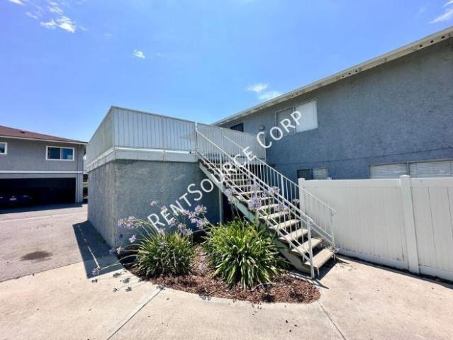 Townhouse for rent in Santa Clarita