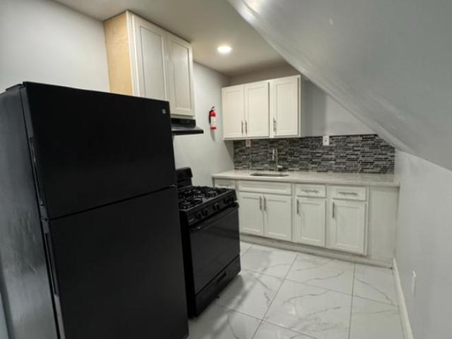 Townhouse for rent in Newark