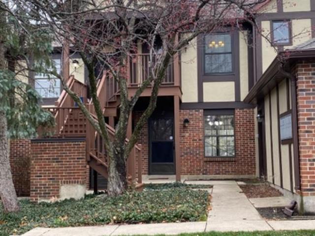 Townhouse for rent in Glen Ellyn, Illinois