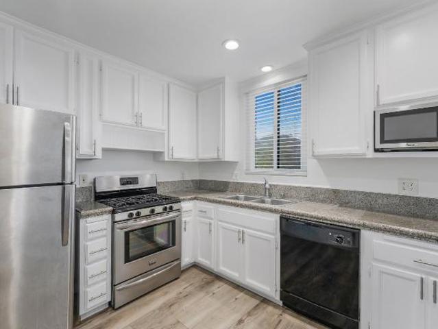 Townhouse for rent in Coronado