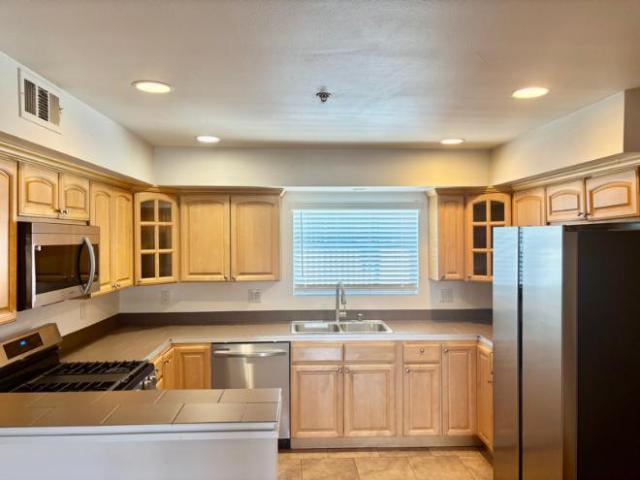 Townhouse for rent in Los Angeles