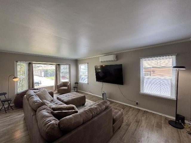 Townhouse for rent in Canoga Park, California