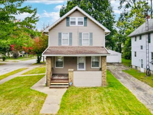 Townhouse for rent in Akron