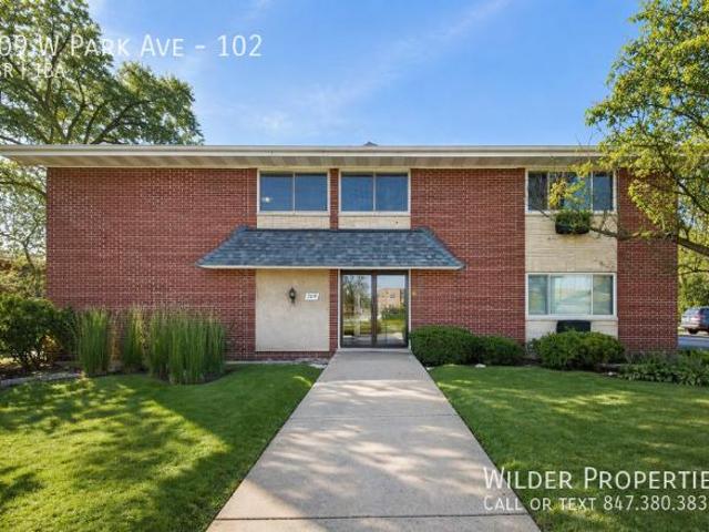 Townhouse for rent in Libertyville, Illinois