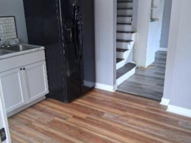 Townhouse for rent in Rossville Historic District, Hamilton