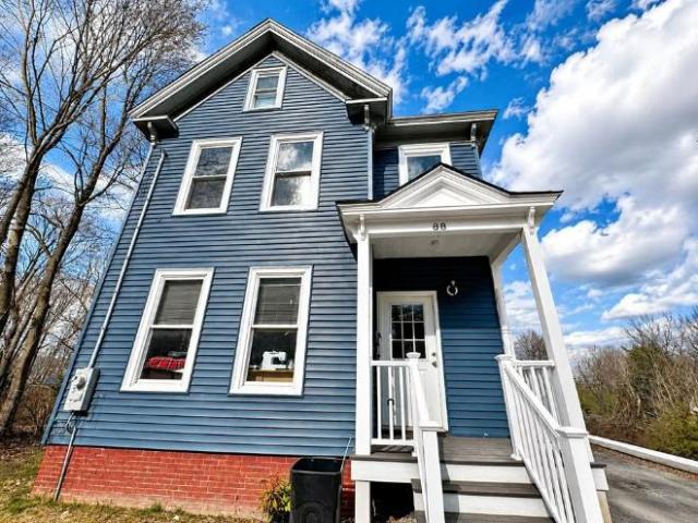 Townhouse for rent in Auburn, Maine