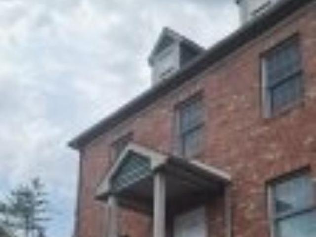 Townhouse for rent in Summit, New Jersey