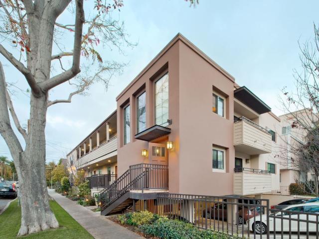 Apartment for rent in Canoga Park, California