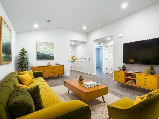 Apartment for rent in Englewood